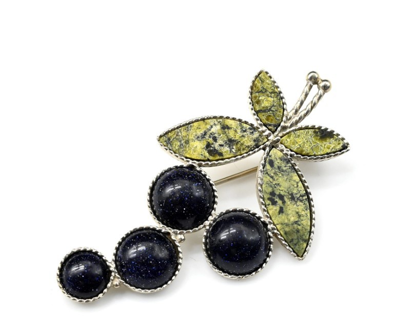 Брошь из змеевика и авантюрина син. Черемуха кк117045