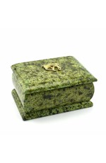 Ларец из змеевика с ящеркой Радуга Камня 120х80х60мм 1310732