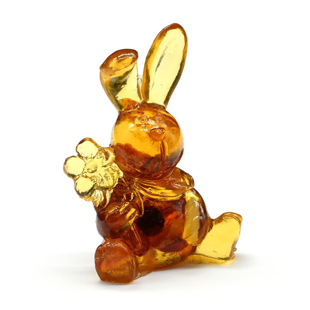 Фигурка с янтарем. Крольчонок с цветочком коньячный цвет 1670231