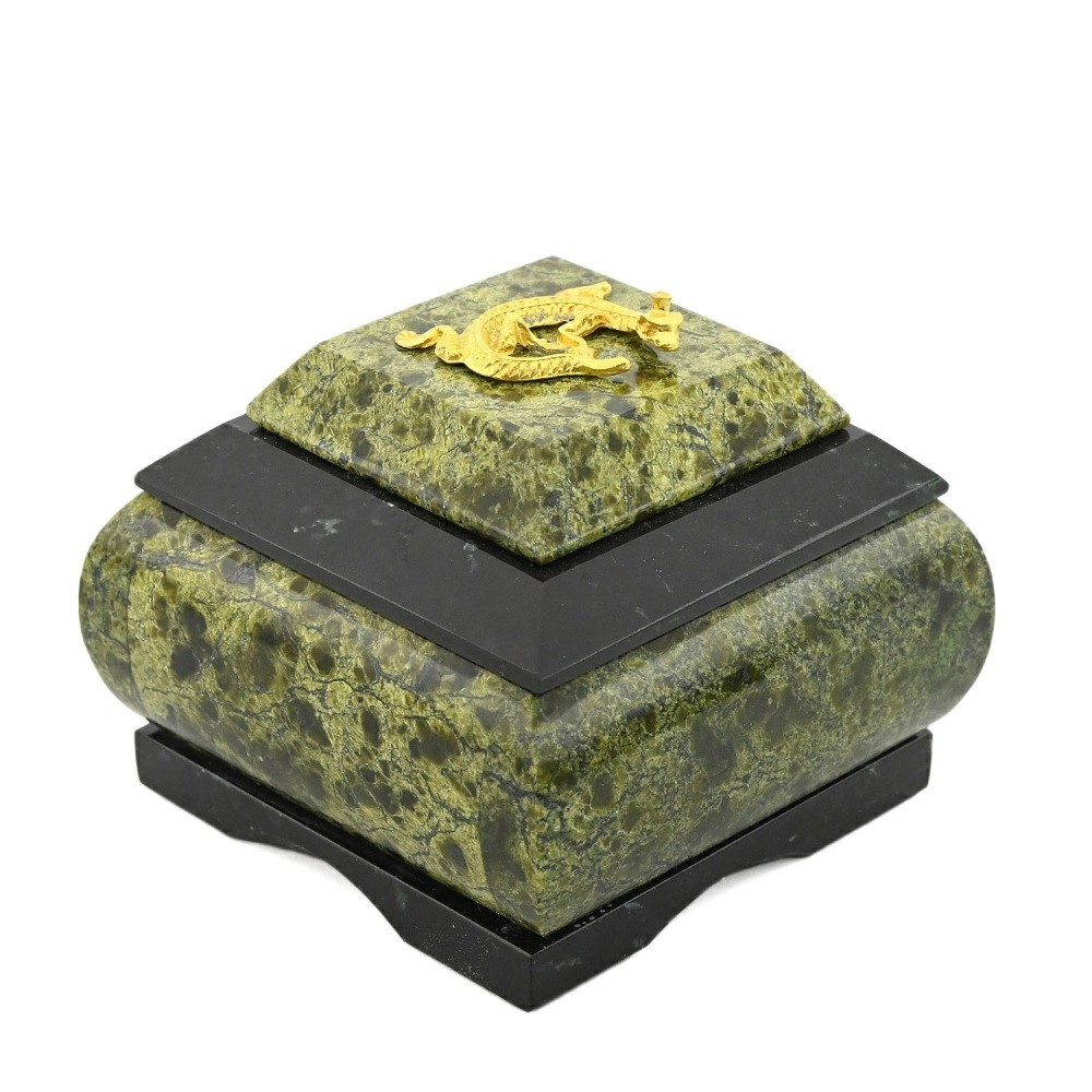Шкатулка из змеевика с ящеркой Мономах 80*80*60мм 1310641-3