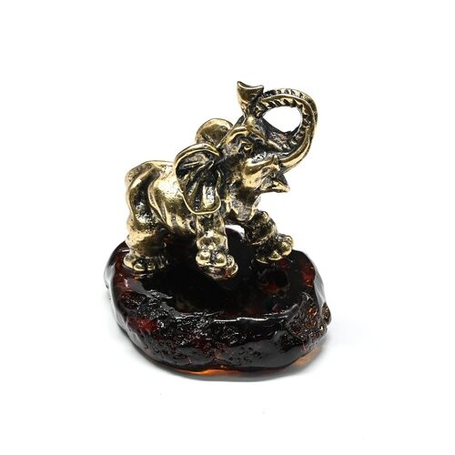 Статуэтка Слон на подст из янтаря 45*42*46мм 1308277